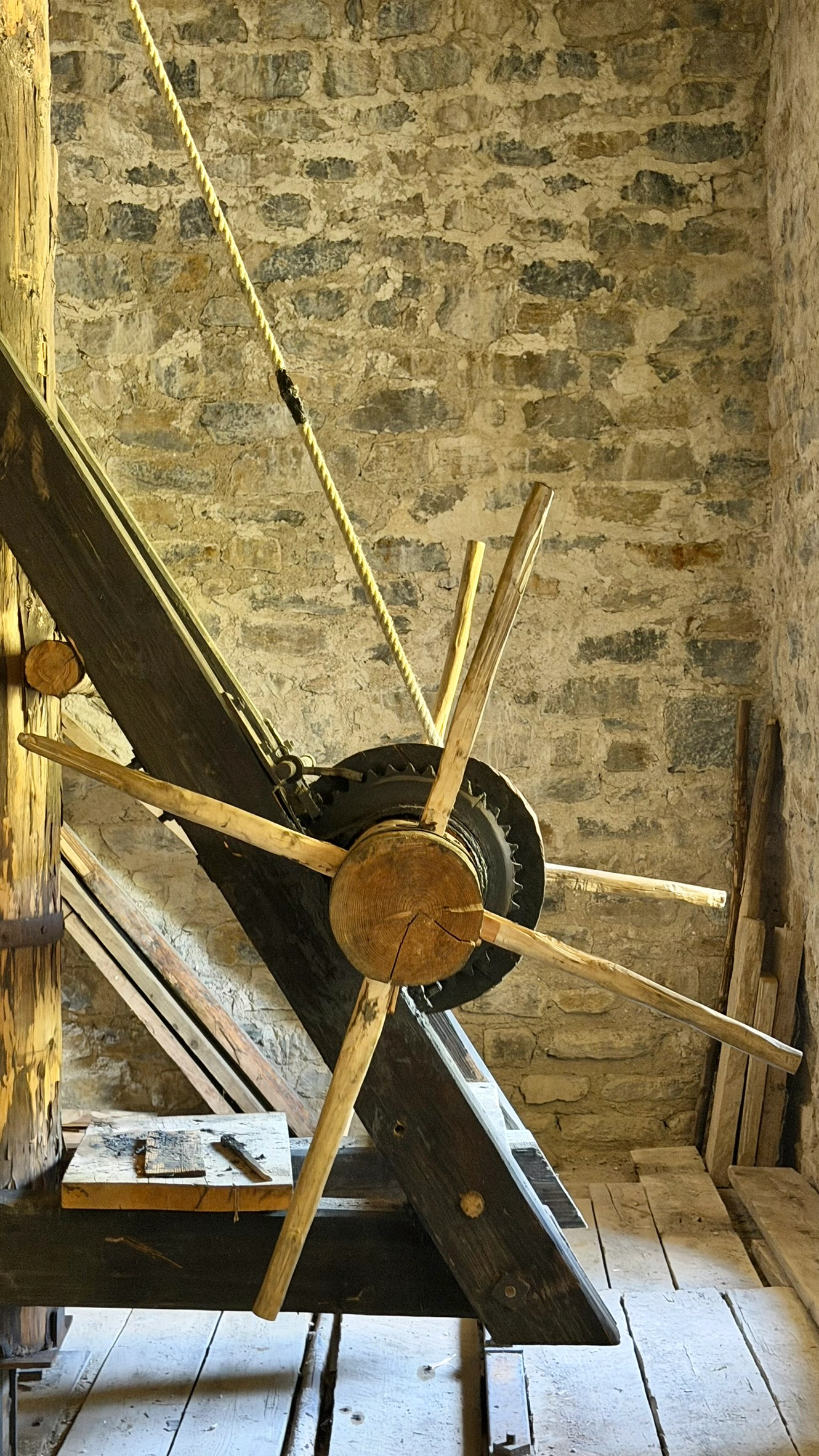Winde in der Sommerstube während der Bauzeit des Turms.